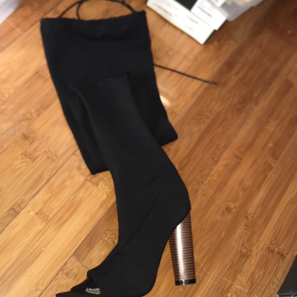 NEW. SIMMI Boots